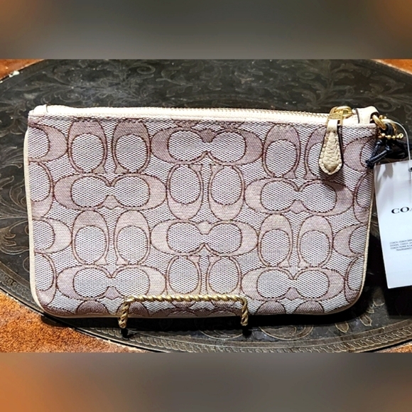 NWT Coach Signature Wristlet Khaki/Saddle - Picture 4 of 4